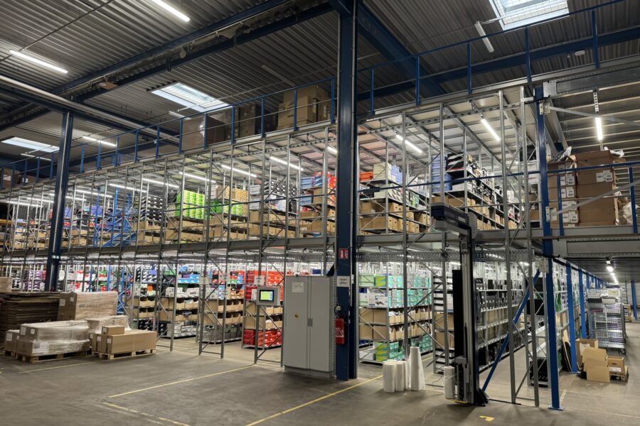Nouvelle picktower 3 niveaux dans l’entrepôt Euroservices Partner